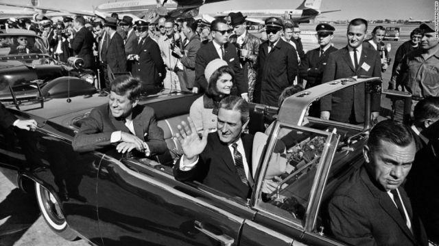 potret John F. Kennedy di Dallas pada tahun 1963 (cnn.com)
