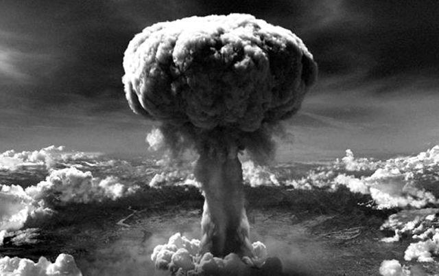 potret ledakan bom di kota Hiroshima pada 6 Agustus 1945 (arknews.net)