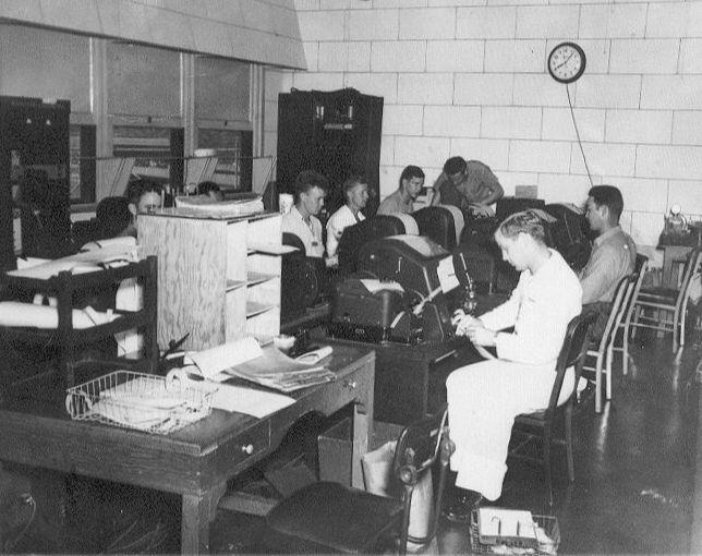 komunikasi GC pada tahun 1945 di Station Hypo, Wahiawa (navycthistory.com)