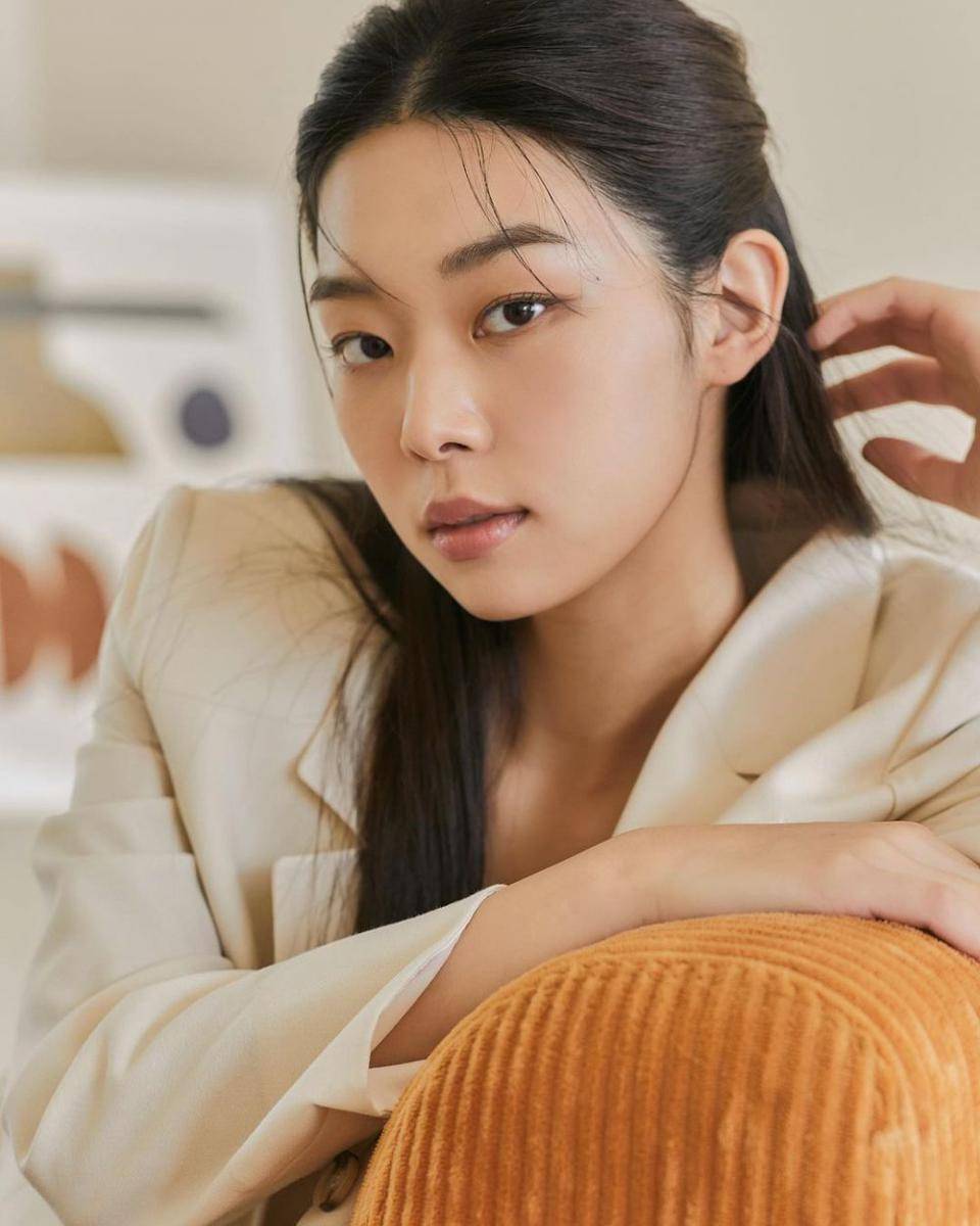 Kim Seung Hee (instagram.com/_kimseunghee_)