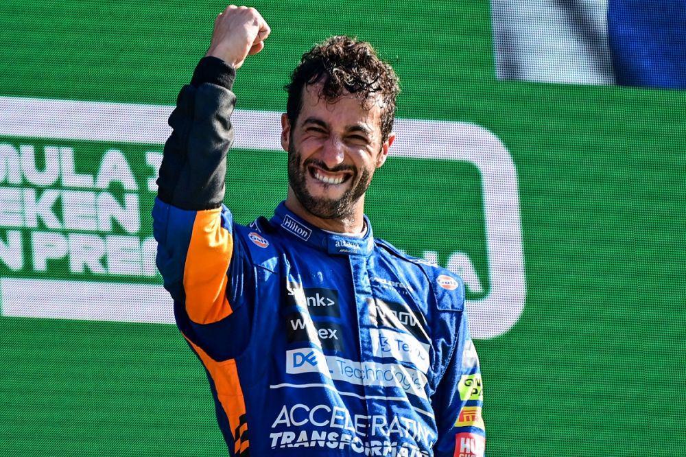 Pembalap McLaren Daniel Ricciardo menangi GP Italia (twitter.com/F1)