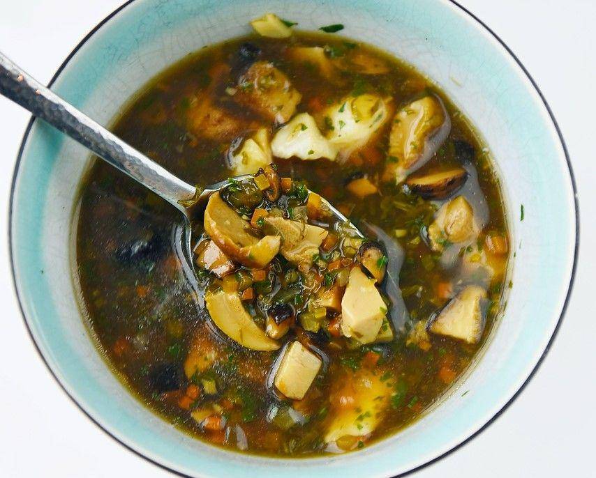 ilustrasi chicken and mushroom soup (pexels.com/Anna Tis)