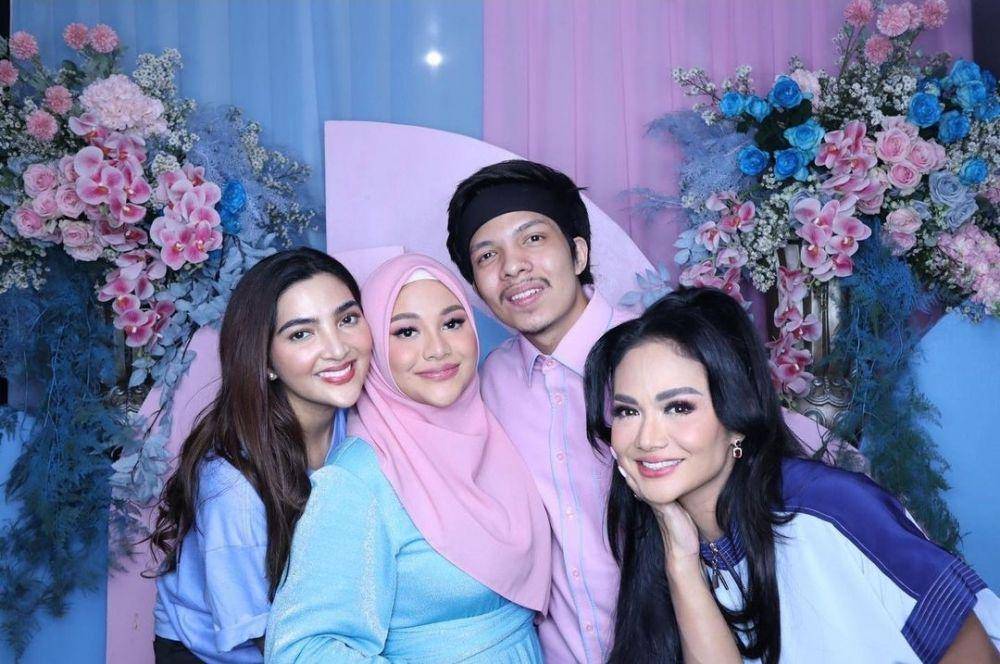 Krisdayanti bersama Aurel, Ashanty, dan Atta (instagram.com/krisdayantilemos)