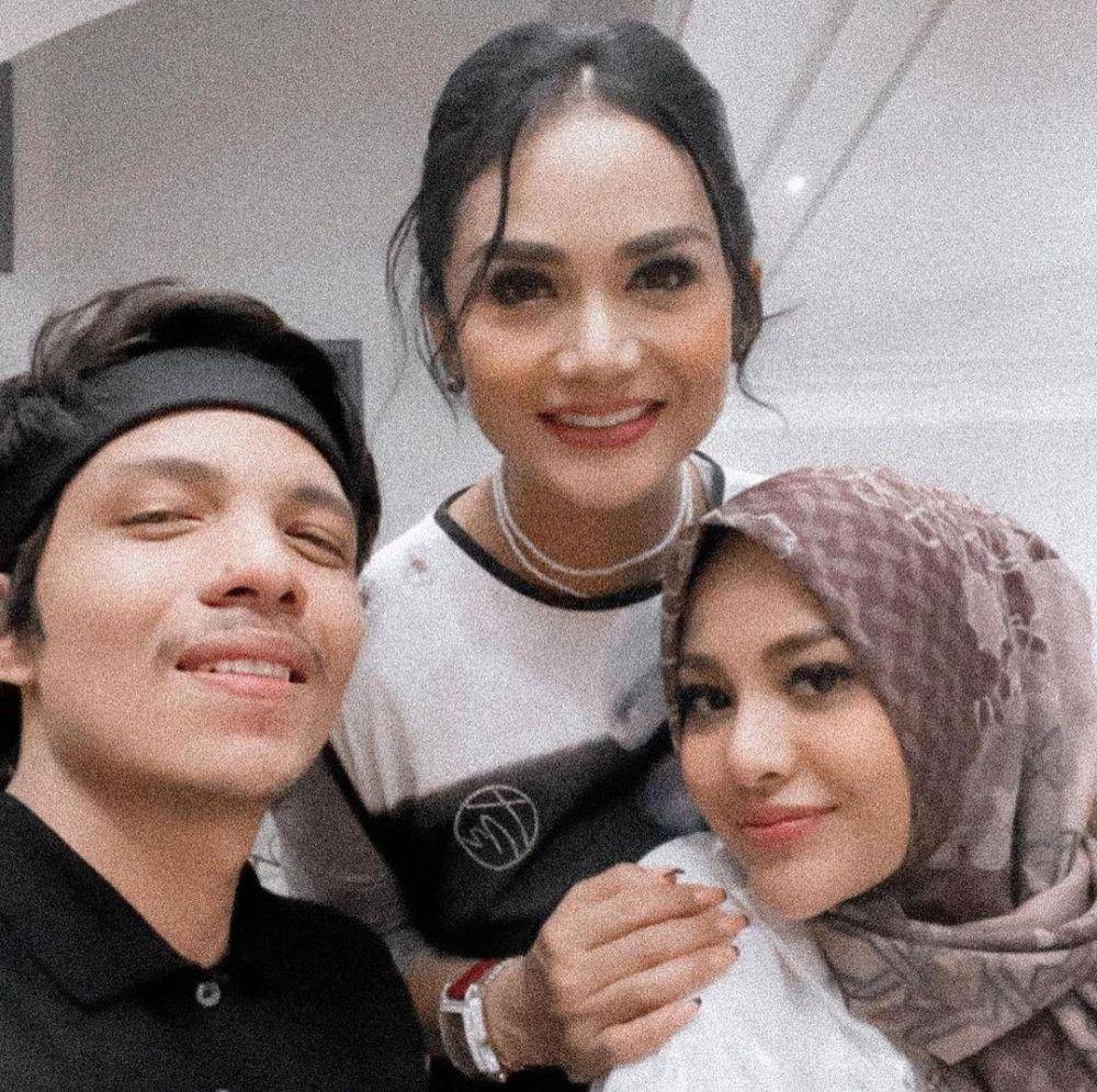 Krisdayanti bersama Aurel dan Atta (instagram.com/krisdayantilemos)