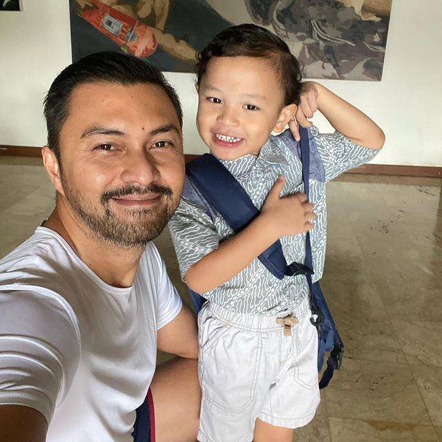 Anjasmara dan cucu kedua (instagram.com/anjasmara)
