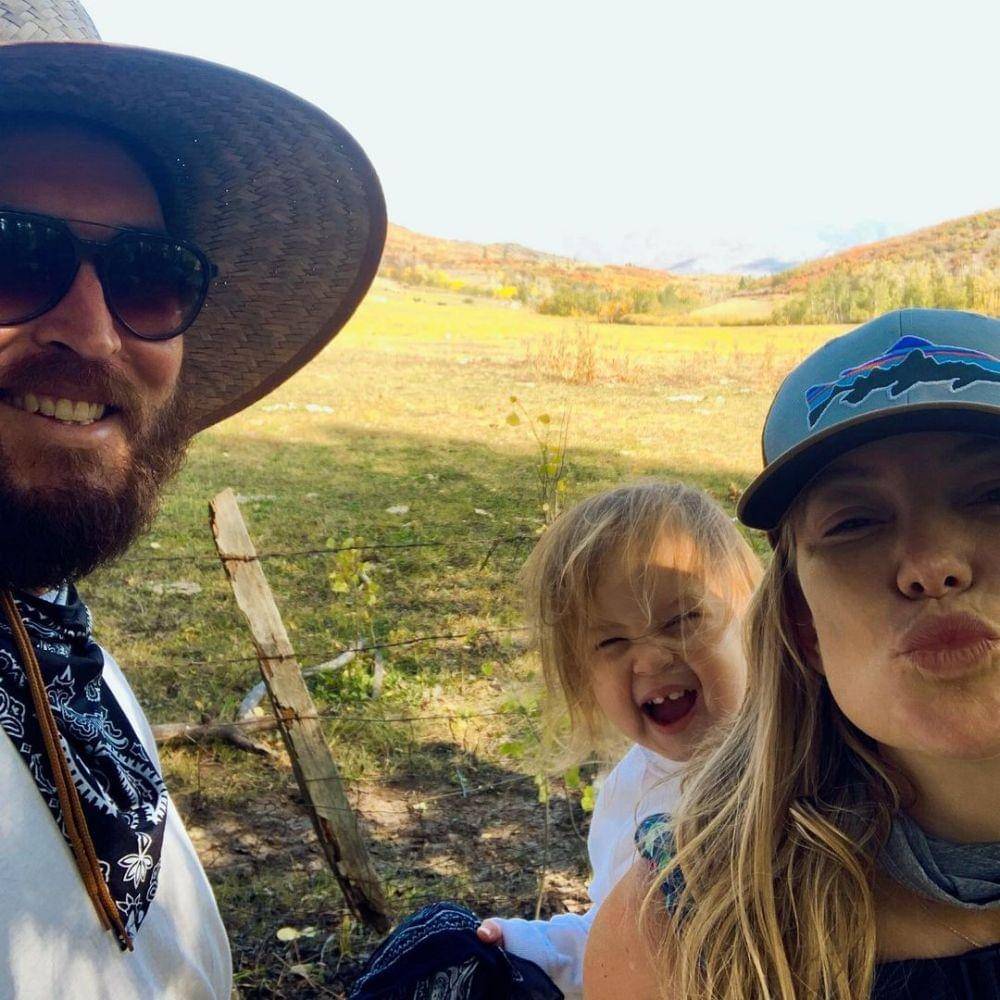 Danny Fujikawa, Kate Hudson, dan anak mereka (instagram.com/katehudston)