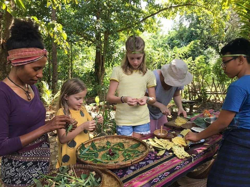 Elizabeth Yani Tararubi, pendiri Dapur Tara dan PAUD Pelangi Baru Flores (instagram.com/dapur.tara.flores)