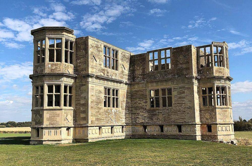 Lyveden New Bield Garden (instagram.com/greatbritishhouses)