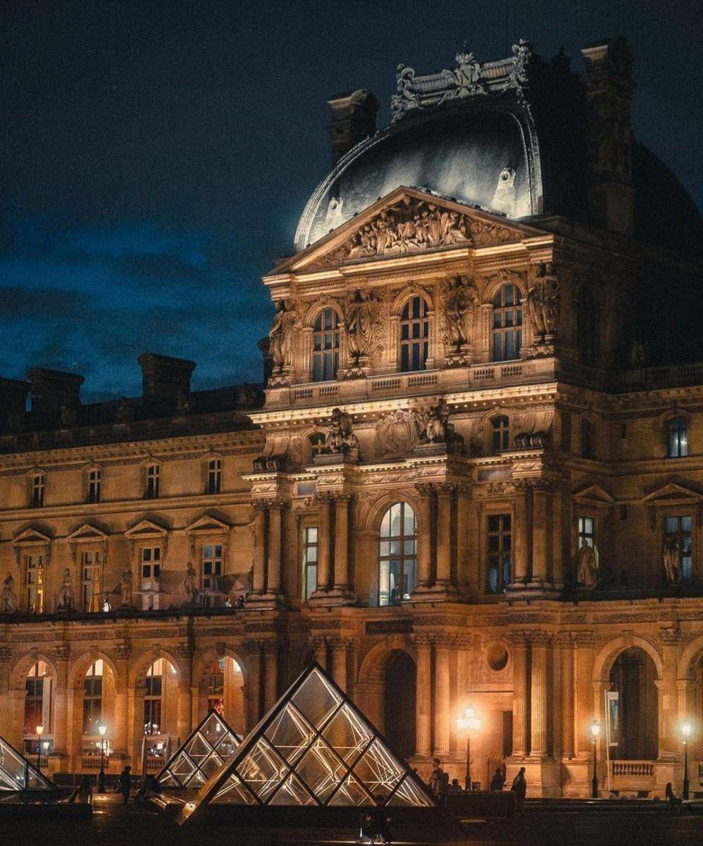 Musee Du Louvre (instagram.com/baguettophile)