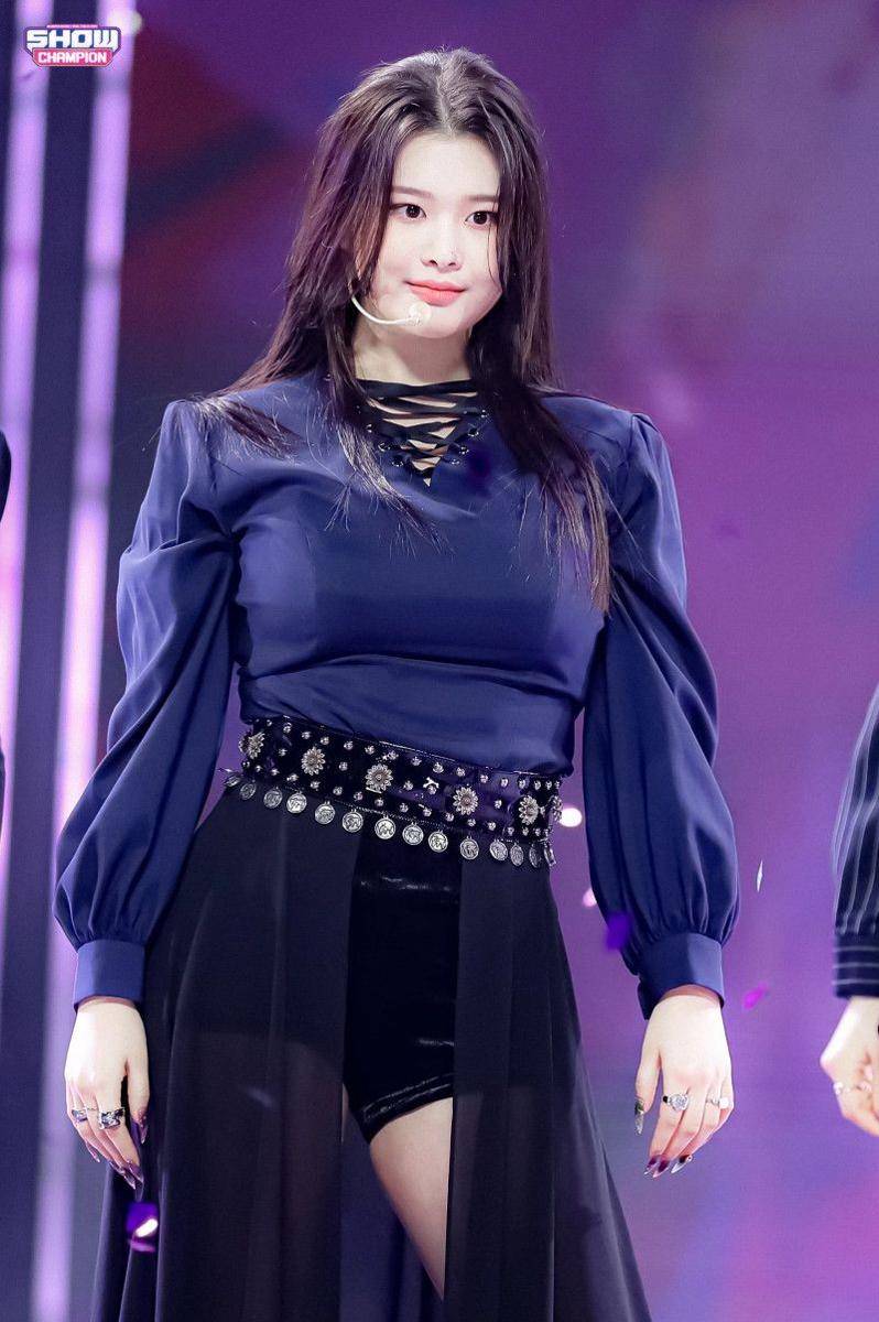 Swan PURPLE KISS (dok. MBC)