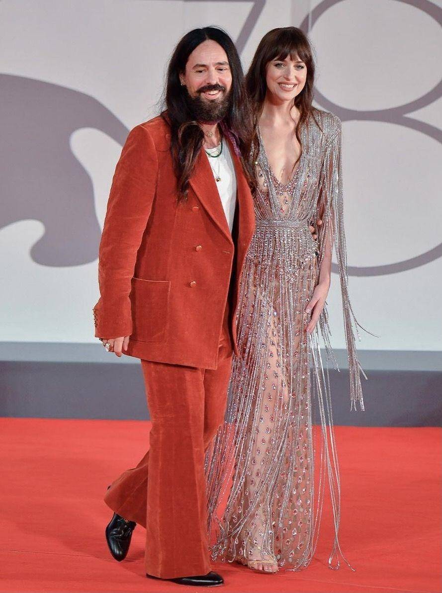 Alessandro Michele dan Dakota Johnshon (instagram.com/gucci)