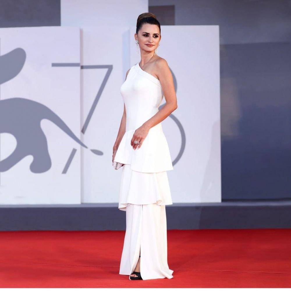 Penélope Cruz (instagram.com/chanelofficial)