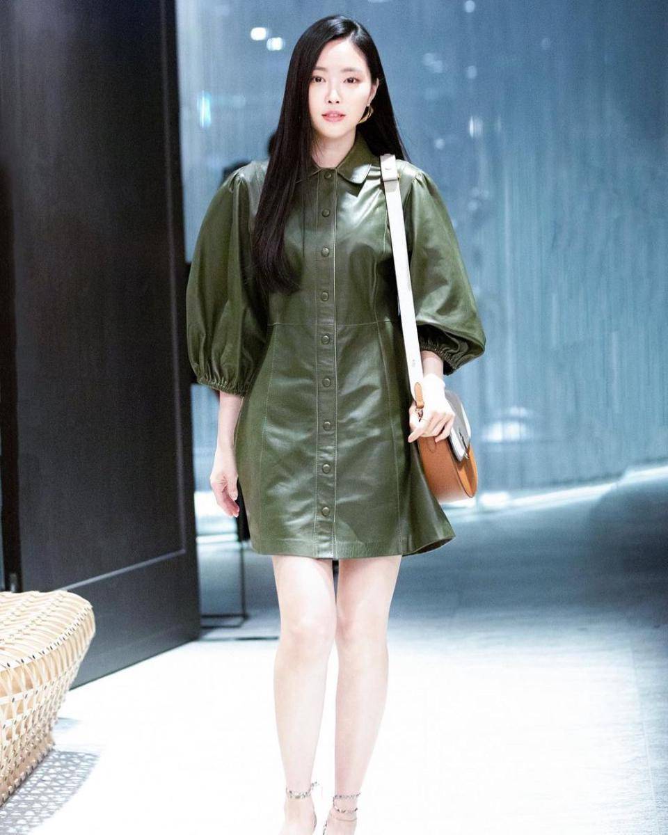 Outfit dress ala Naeun A-Pink (instagram.com/naeun__apink)