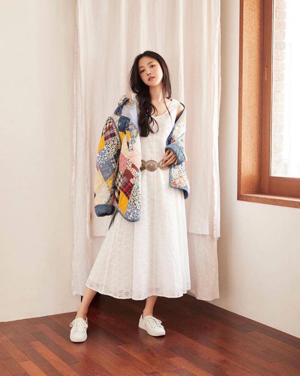 Outfit dress ala Naeun A-Pink (instagram.com/naeun__apink)