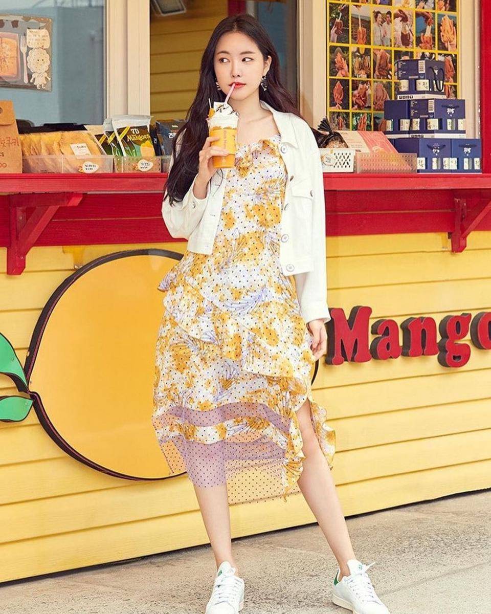 Outfit dress Naeun A-Pink (instagram.com/naeun__apink)