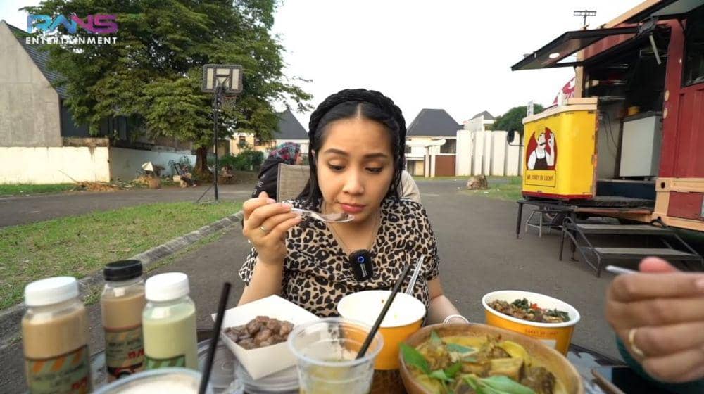 Nagita panggil food truck (YouTube.com/Rans Entertainment)