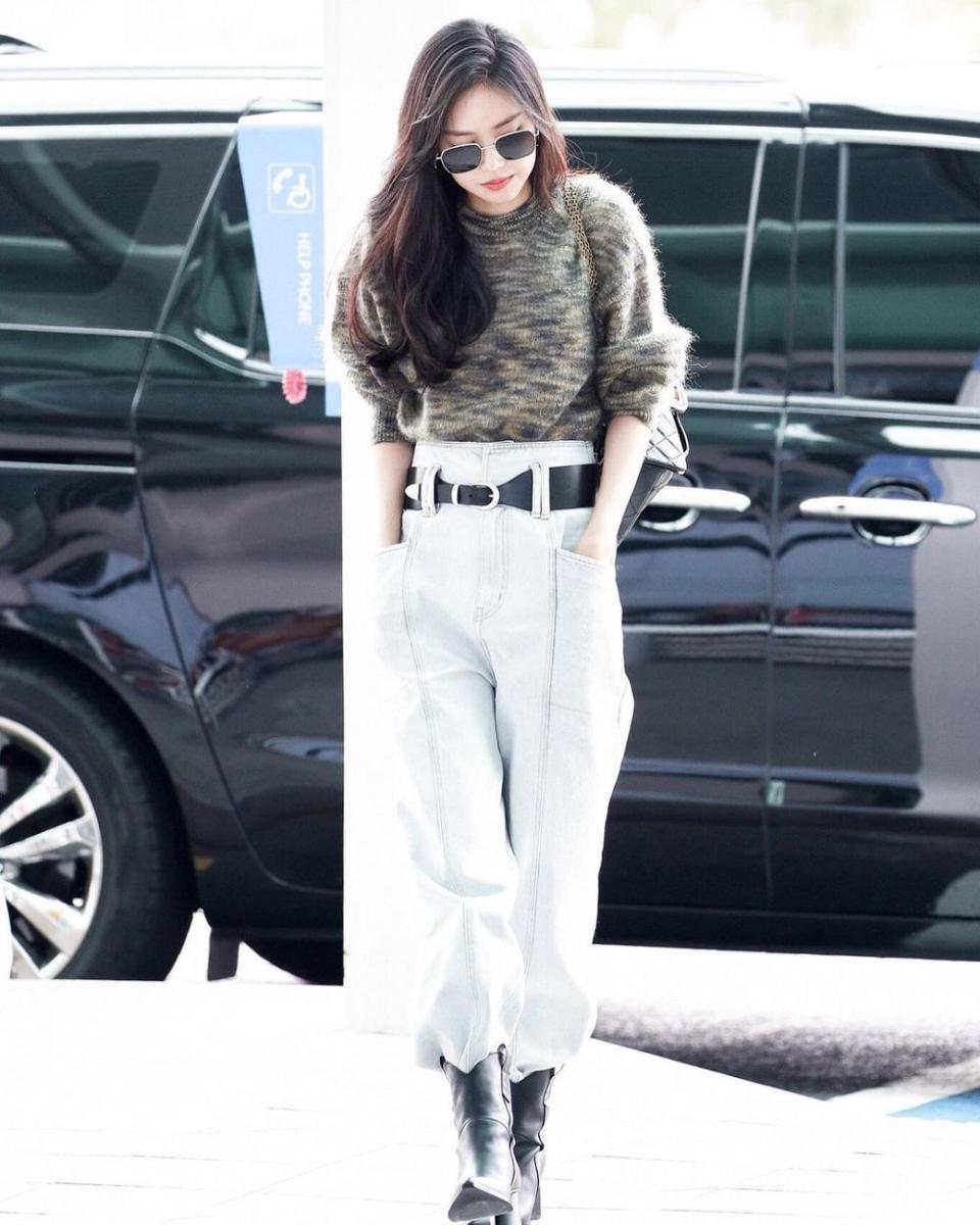 Outfit Naeun A-Pink (instagram.com/naeun__apink)