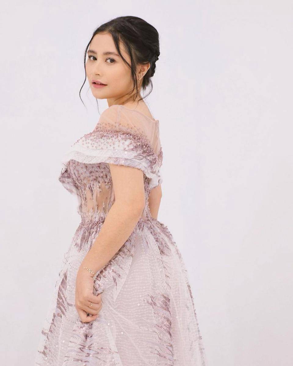 Prilly Latuconsina (instagram.com/prillylatuconsina96)