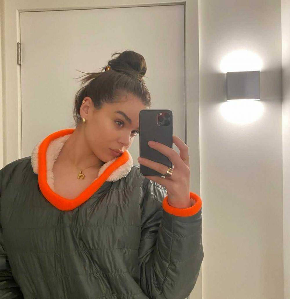 Hailee Steinfeld (instagram.com/haileesteinfeld)
