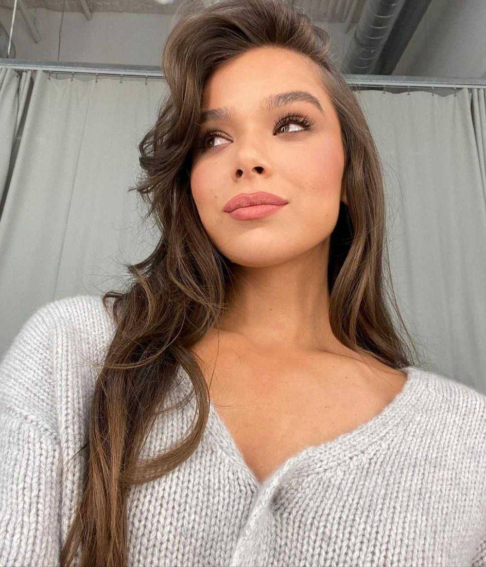 Hailee Steinfeld (instagram.com/haileesteinfeld)