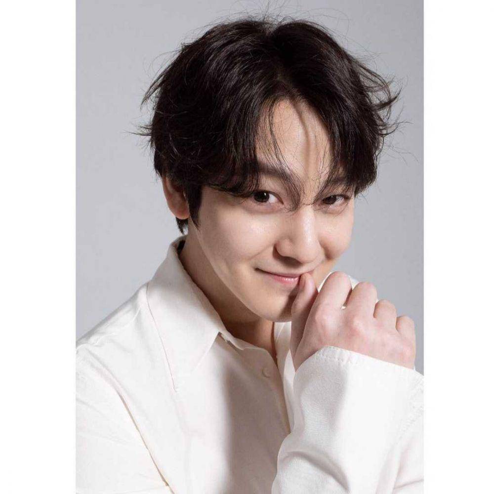 Kim Bum (instagram.com/k.kbeom)