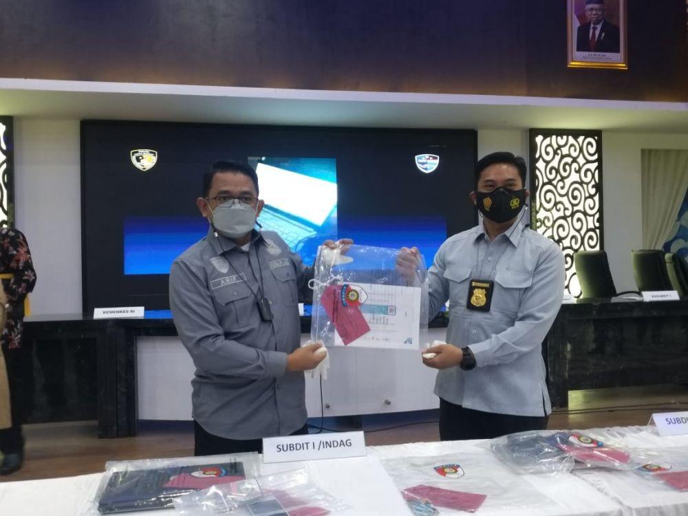 Pelaku Ditangkap, Polda Jabar Buru Puluhan Pembeli Surat Vaksin Palsu