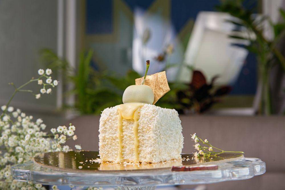 ilustrasi cheesecake with brittle (pexels.com/Denys Gromov)