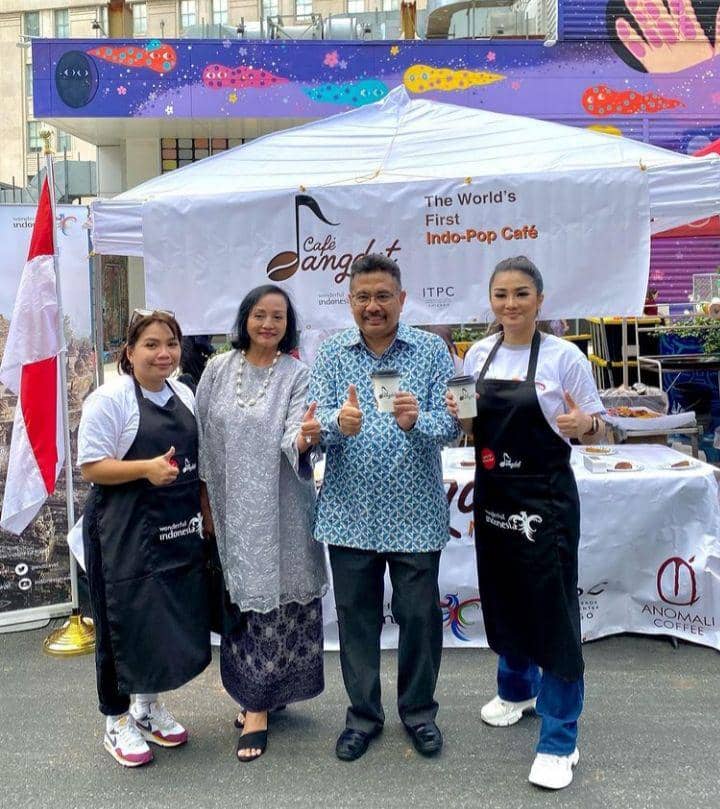 Fitri Carlina (instagram.com/fitricarlina)