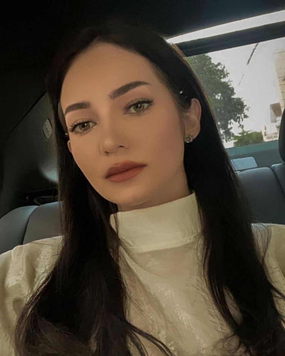Enzy Storia (instagram.com/enzystoria)