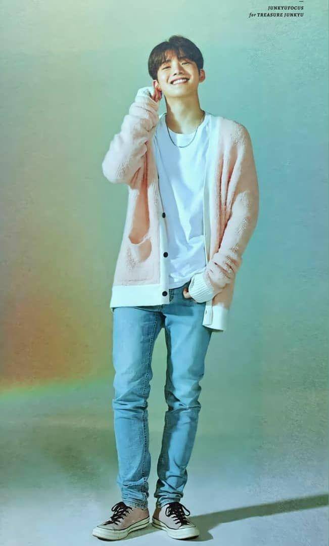 Blue jeans ala member Treasure (instagram.com/ygtre4sure526)