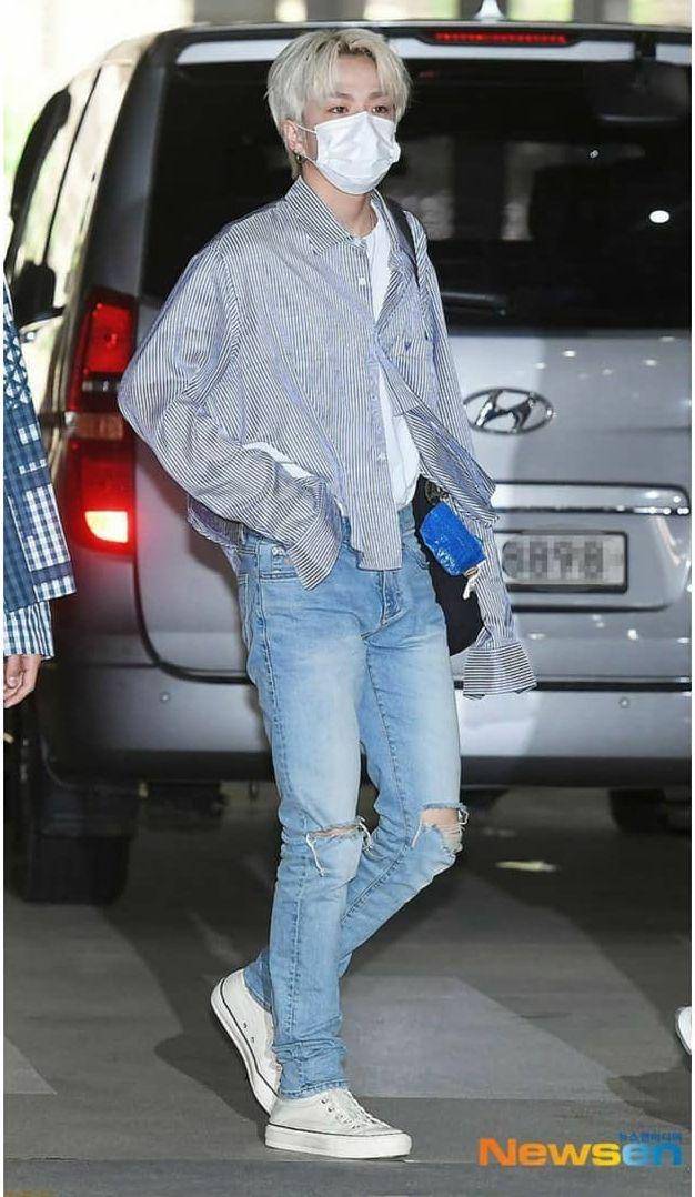 Blue jeans ala member Treasure (instagram.com/ygtre4sure526)
