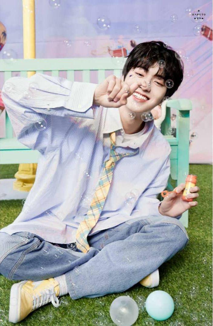 Blue jeans ala member Treasure (instagram.com/ygtre4sure526)