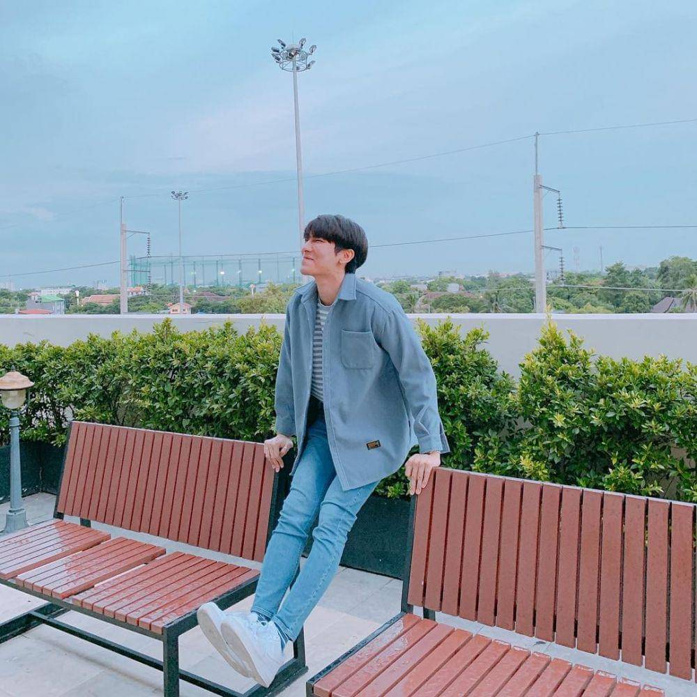 Mew Suppasit (instagram.com/mewsuppasit)