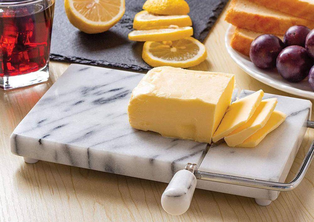 Memotong keju (bobvila.com)