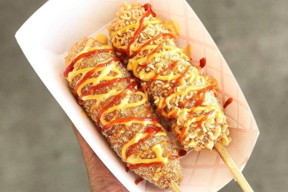 corndog mozzarella (instagram.com/worldeatsjen)
