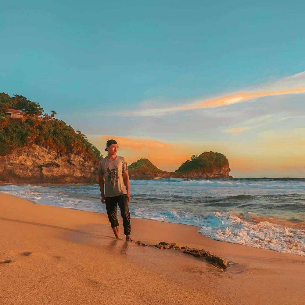 Pantai Goa Cina (instagram.com/syaianchanif)