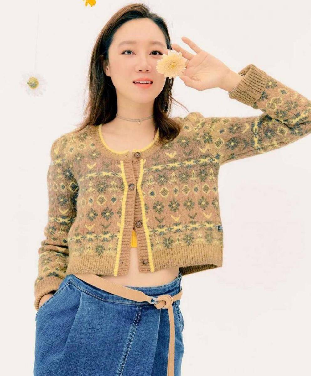 Gong Hyo Jin (instagram.com/rovvxhyo)