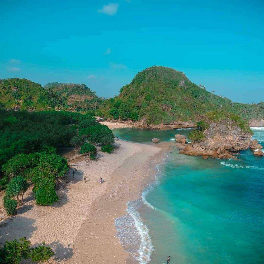 Pantai Watu Leter (instagram.com/shendra_poetjang)