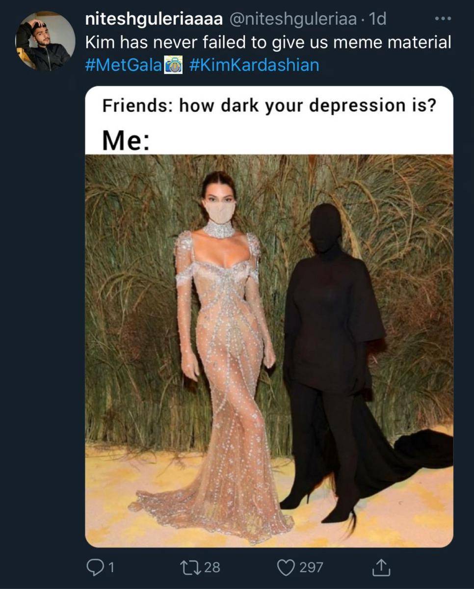 Kim Kardashian dan Kendall Jenner (twitter.com/niteshguleriaa)