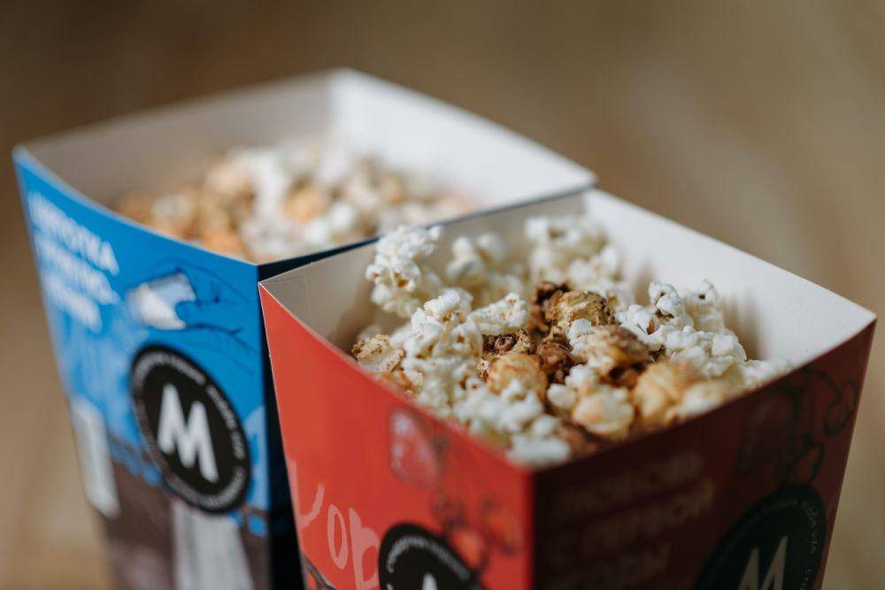 ilustrasi chili cheese popcorn (pexels.com/Pavel Danilyuk)