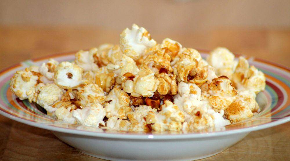 ilustrasi nacho cheesy popcorn (pixabay.com/Mupfel80)