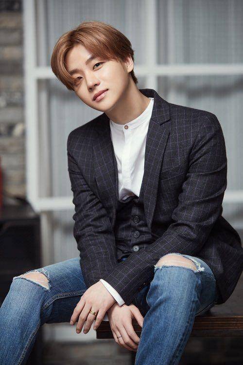 Jinhwan iKON (ikon-global.tumblr.com)