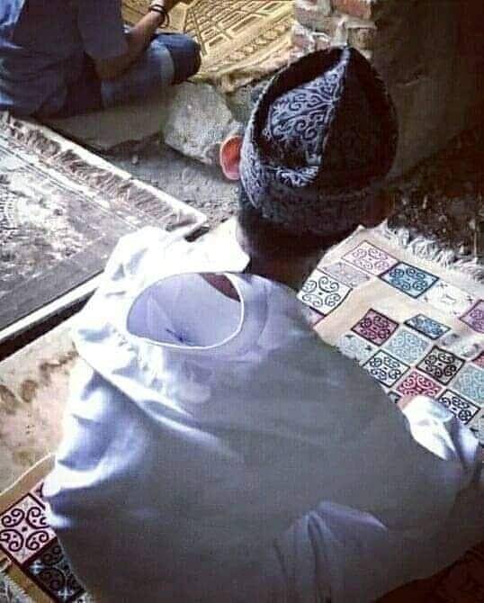 momen salah pakai baju (twitter.com/tawaloka)