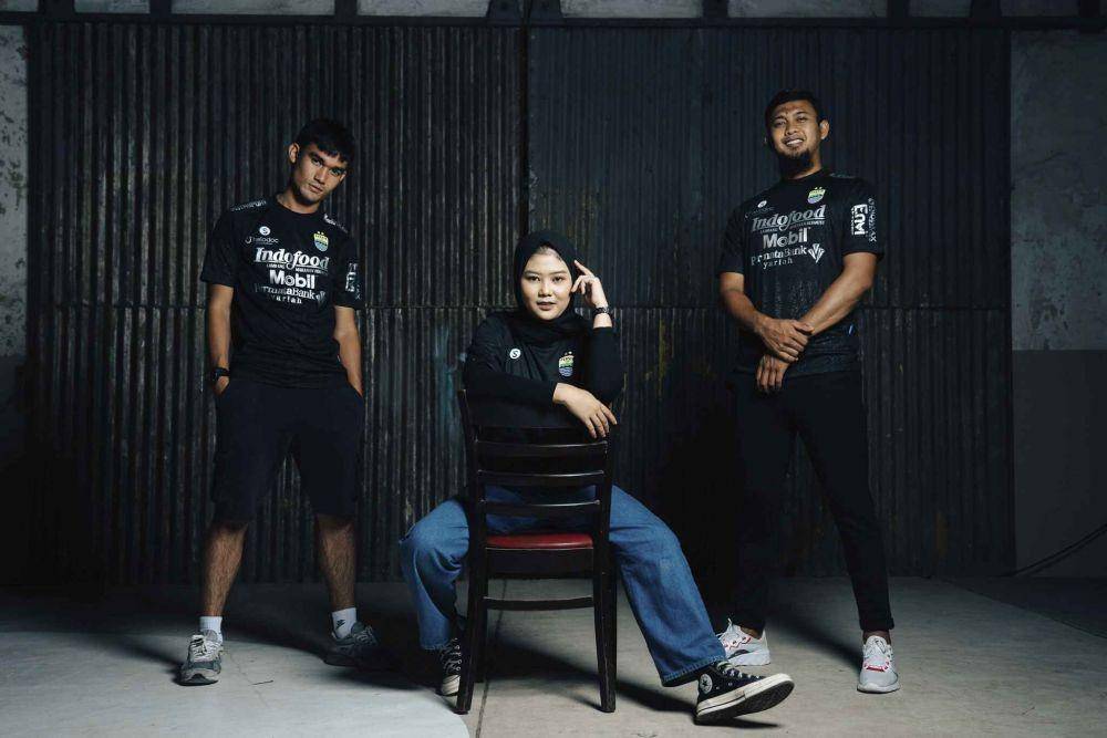 Persib perkenalkan jersey ketiganya ke publik. (Dok. Istimewa).
