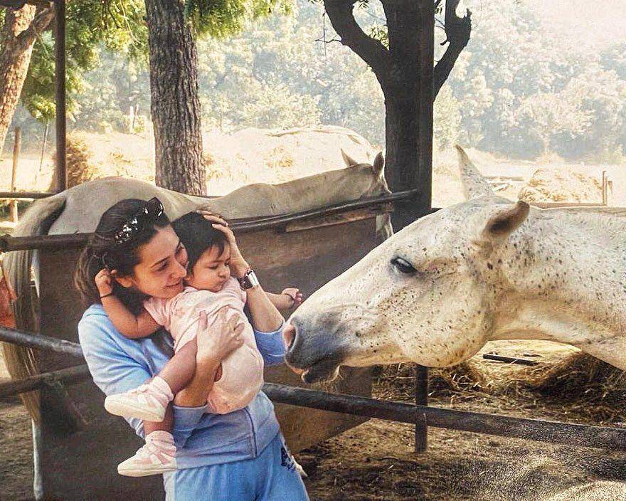 Karisma Kapoor dan anaknya (instagram.com/therealkarismakapoor)