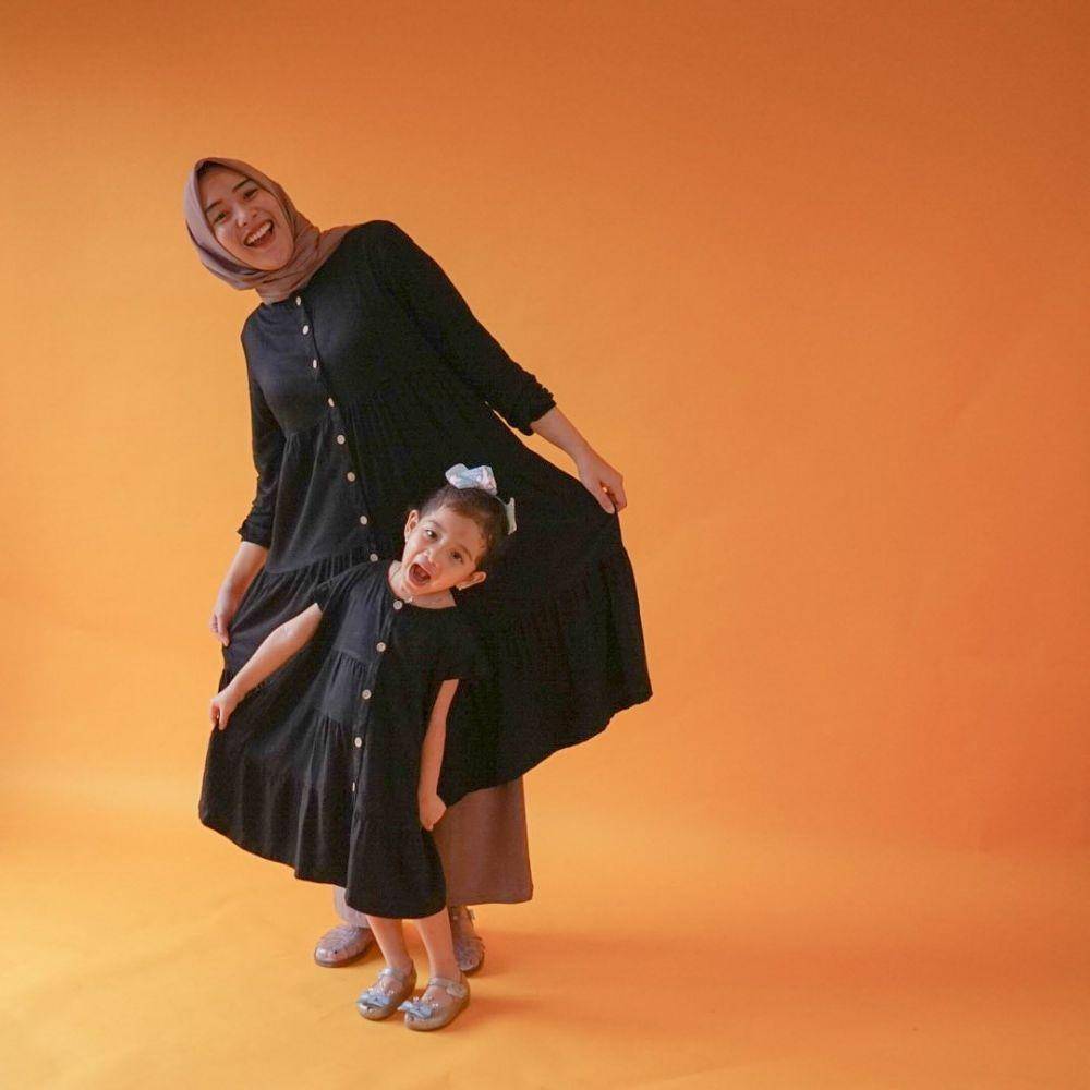 OOTD Syanindita dan Schalea. (instagram.com/strasysty/)