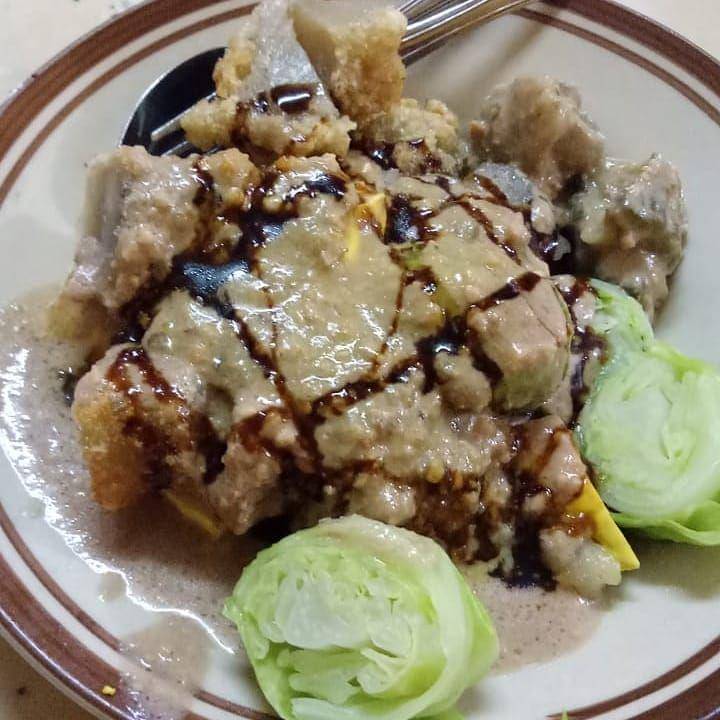 Siomay Kang Cepot (instagram.com/mangan.cok)