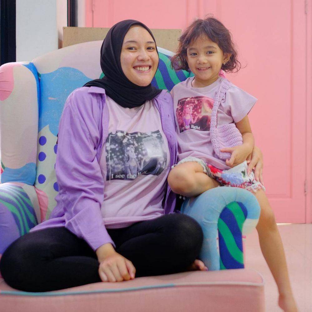 OOTD Syanindita dan Schalea. (instagram.com/strasysty/)