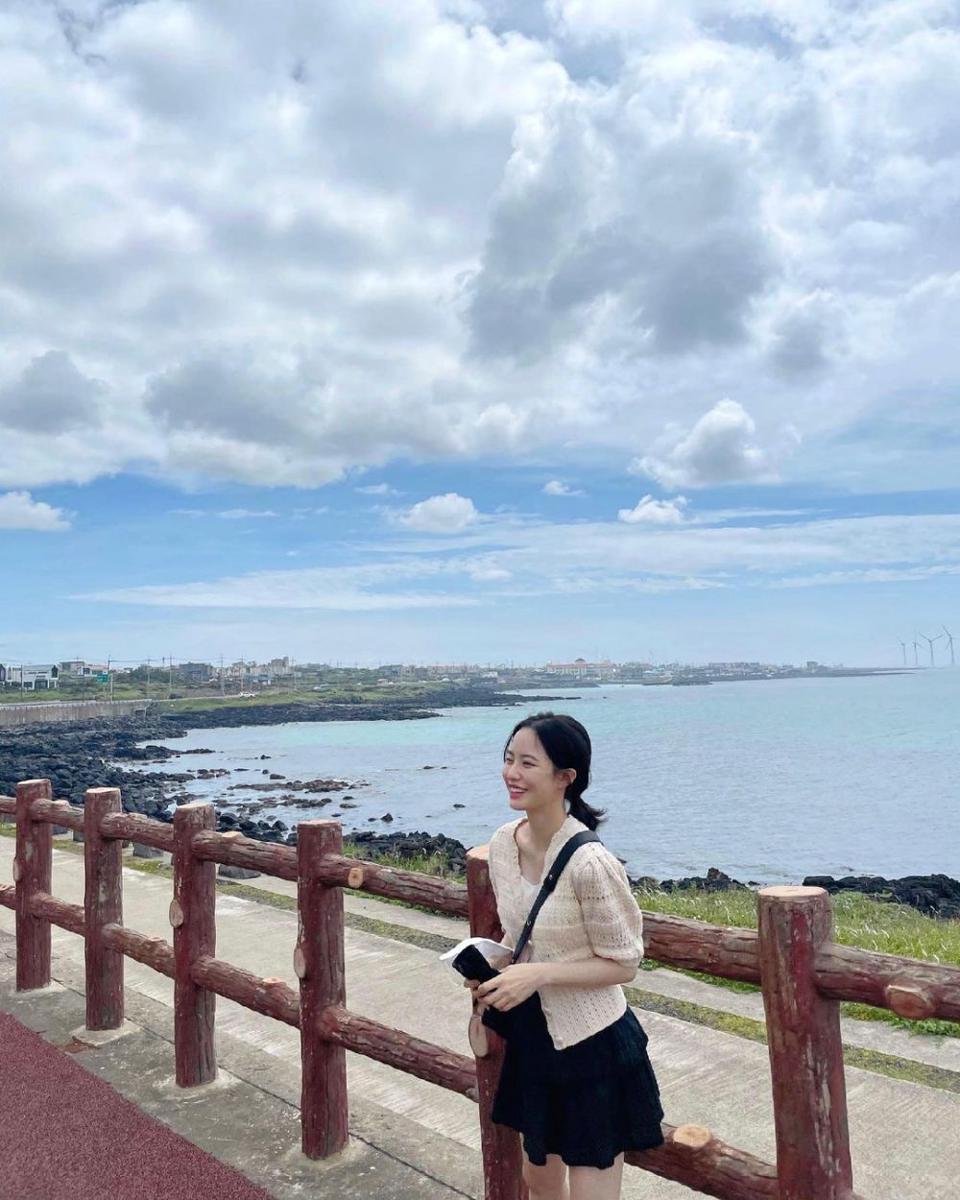 Bae Yoon Kyung (instagram.com/_yoonkyoung)