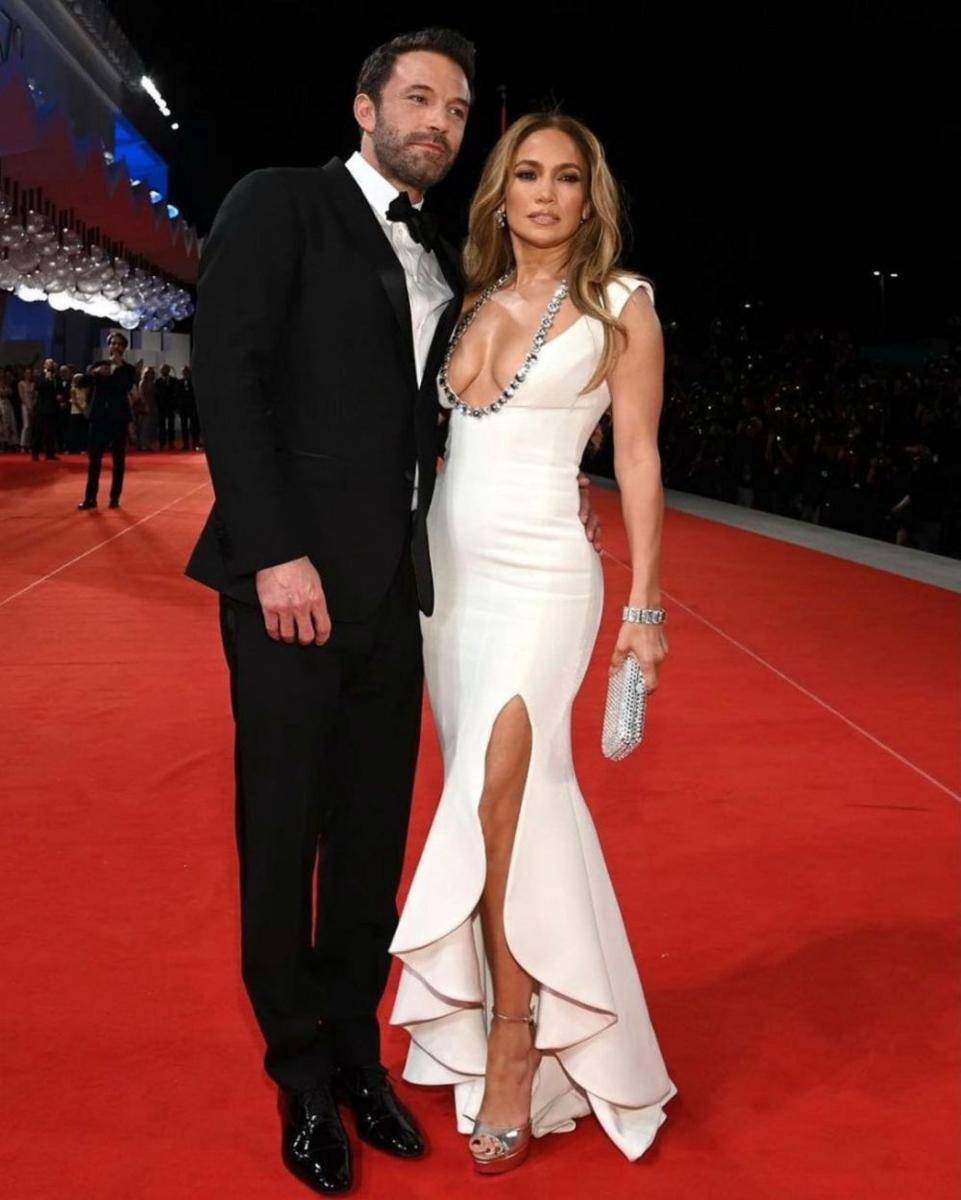 Jeniffer Lopez dan Ben Affleck (instagram.com/robzangardi)